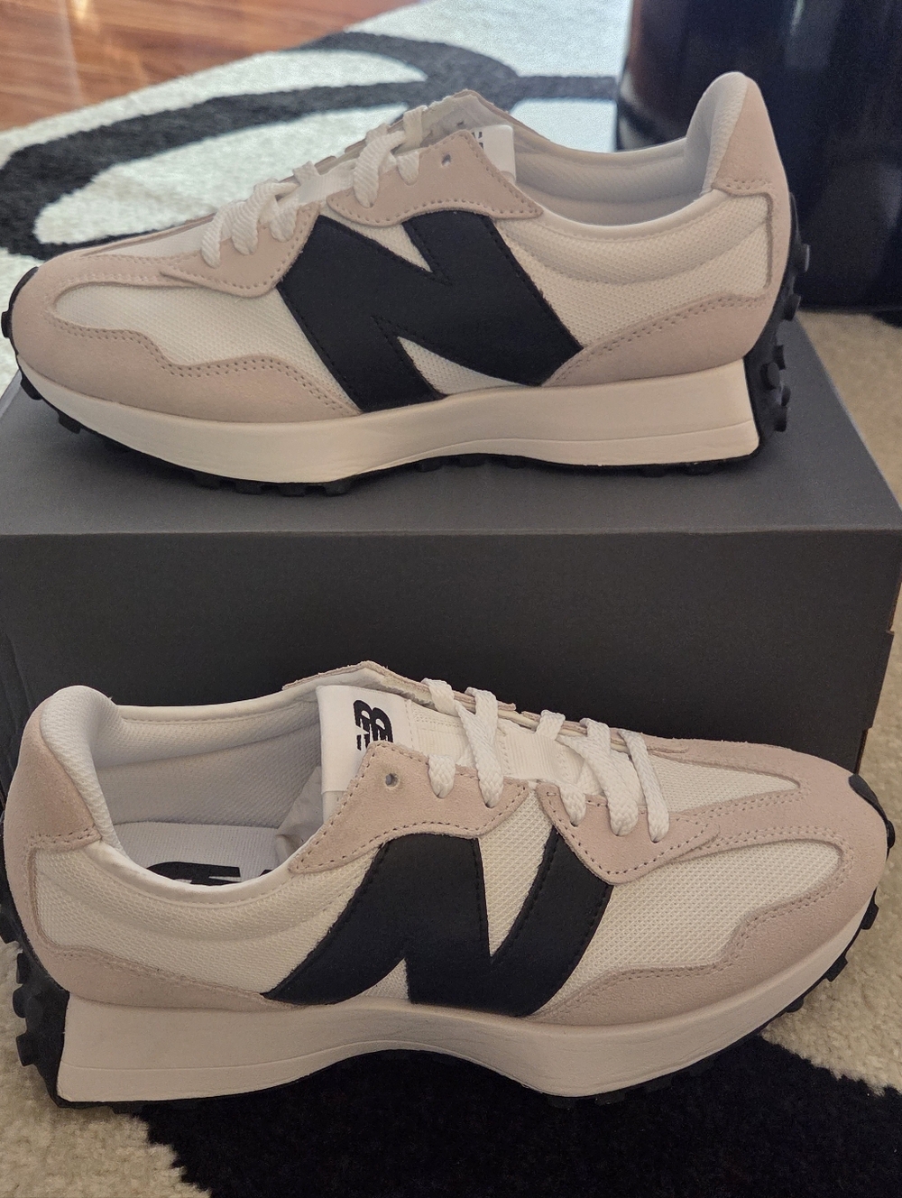 NEW BALANCE 327 SNEAKER